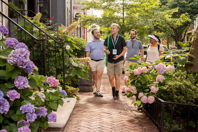 Old Town Alexandria in a Day with Round Trip Ferry Cruise - A cupcake break at Lavender Moon Cupcakery