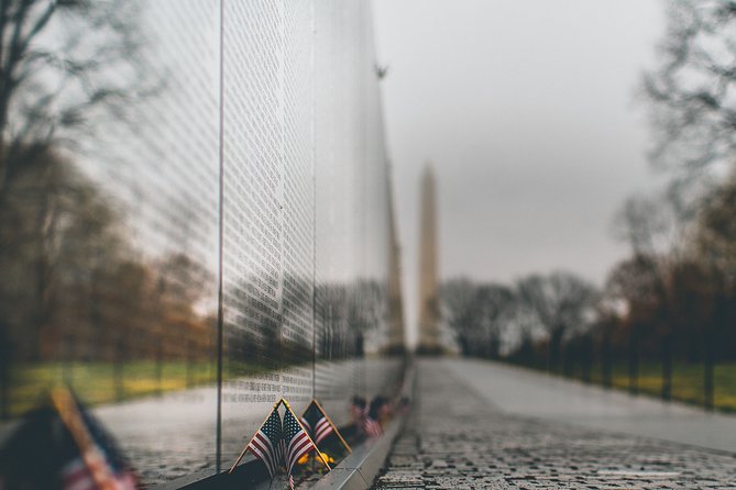 Presidential DC: Capitol Hill + DC Bus Tour, US Capitol Entry - Lincoln, Vietnam, and Korea in one powerful stretch