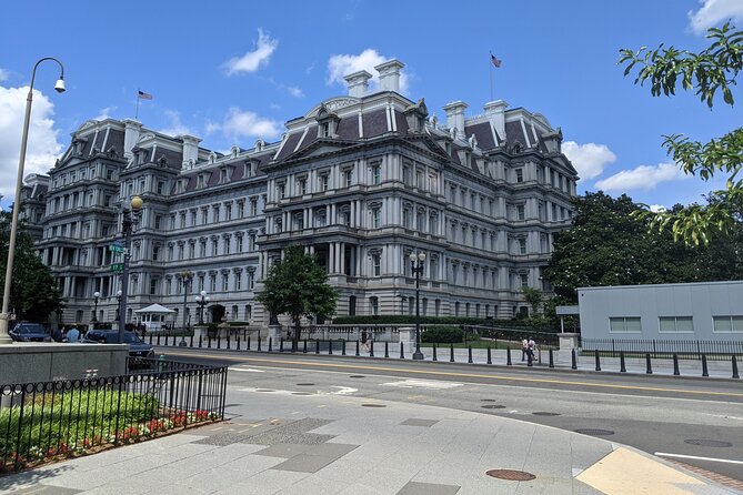 Presidents' Residences Walking Tour: Lafayette Sq + Foggy Bottom - Walking from Lafayette Square into Foggy Bottom