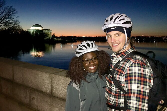 Private DC Monuments at Night Bike Tour - Vietnam Veterans Memorial and the Lincoln Memorial