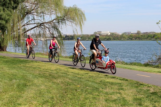 Private Family-Friendly Bike Tour of DC - Riding the National Mall between the museums