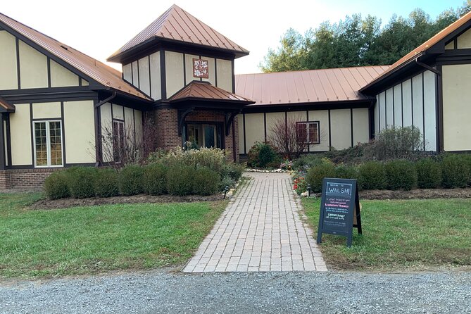 Private Loudoun County Wine Tour from DC with 3 Winery Stops - From Washington DC to Loudoun County wine country