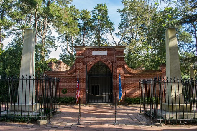 Private Mt. Vernon/Arlington Cemetery Tour for up to 10 Guests - Two American landmarks, one private day