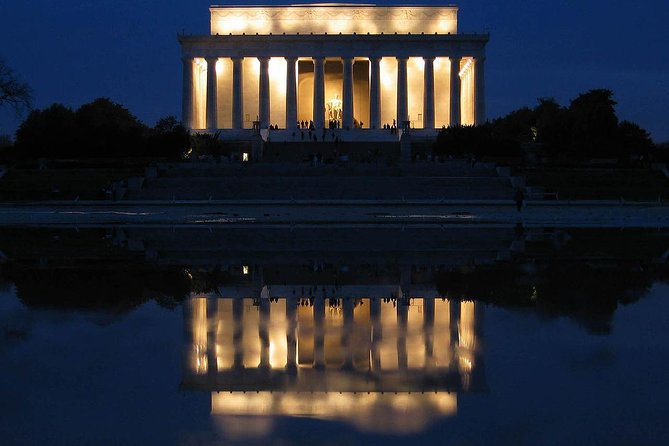 Private Night-Time Monuments Tour of DC for up to 10 Guests - The Capitol and White House set the tone