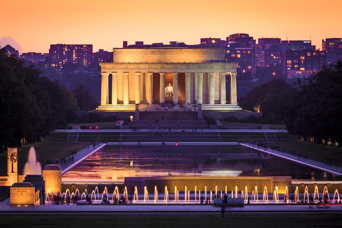 Private Tour In different languages - Lincoln Memorial: the main photo stop
