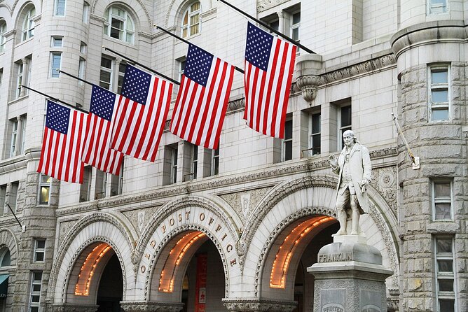 Private Tour of Washington DC (English/Portuguese) - Korean and Vietnam memorials