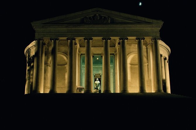 Private Under the Stars Night-Time Tour of DC (Up to 5 Guests) - The Capitol and White House: two different views of power