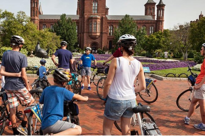 Private Washington DC Monuments Day or Night Bike Tour - Washington Monument and the White House