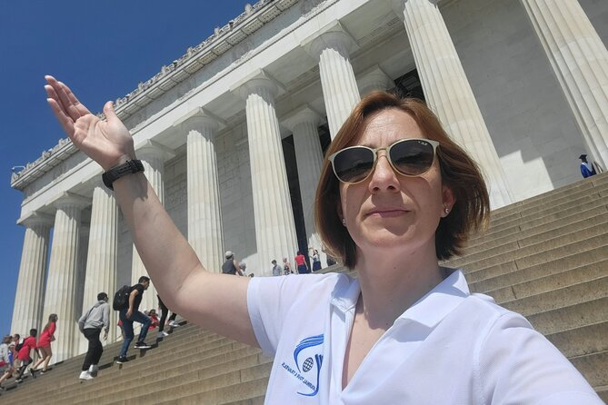 Private Washington DC Tour with Changing of the Guard Ceremony - The World War II Memorial and Washington Monument views