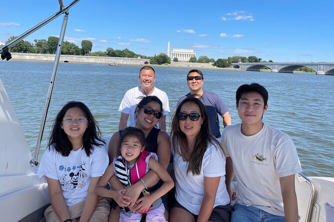 Private Yacht Tour along Washington DC Waterfront - Roosevelt Island and the Kennedy Center