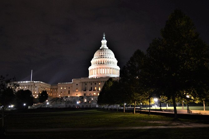 Small Group National Mall Night Tour with 10 Top Attractions - The Martin Luther King Jr. Memorial carries real weight at night