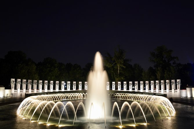 Small Group National Mall Night Tour with 10 Top Attractions - The White House adds a final political landmark