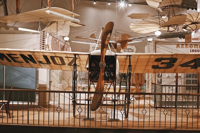 Smithsonian Natural History + Air & Space Museum Tour 8ppl Max - What the guide adds to free museums