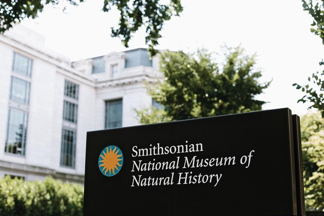 Smithsonian Natural History + Museum of American History 8ppl Max - Starting with Henry at Natural History