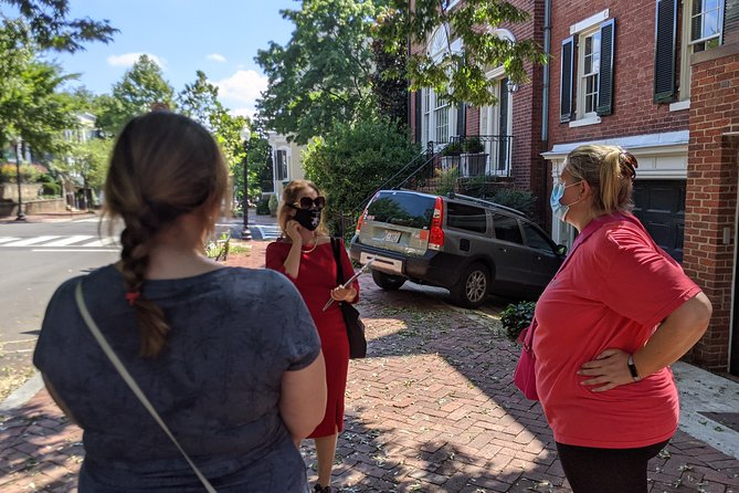 Socialites and Spies of Georgetown Walking Tour - Key points at a glance