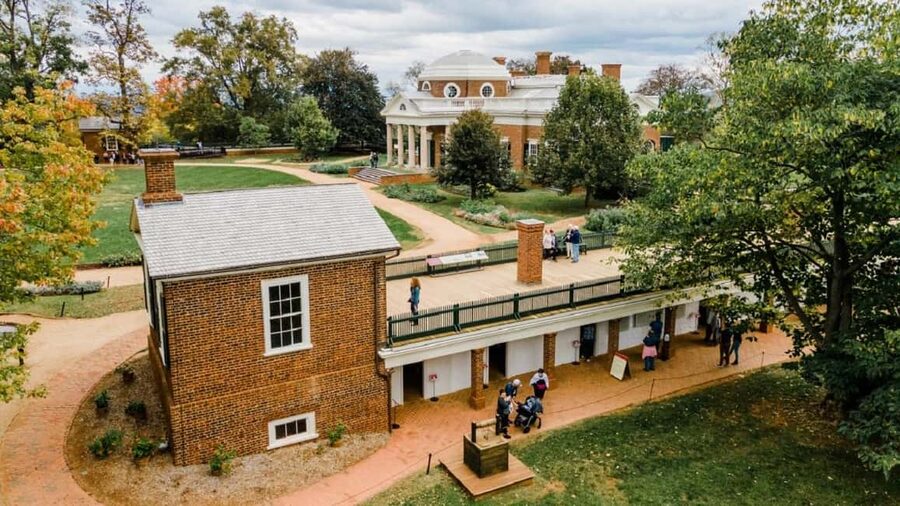 Thomas Jefferson Monticello Small Group Day Tour from DC - Reaching Jefferson’s mountaintop home