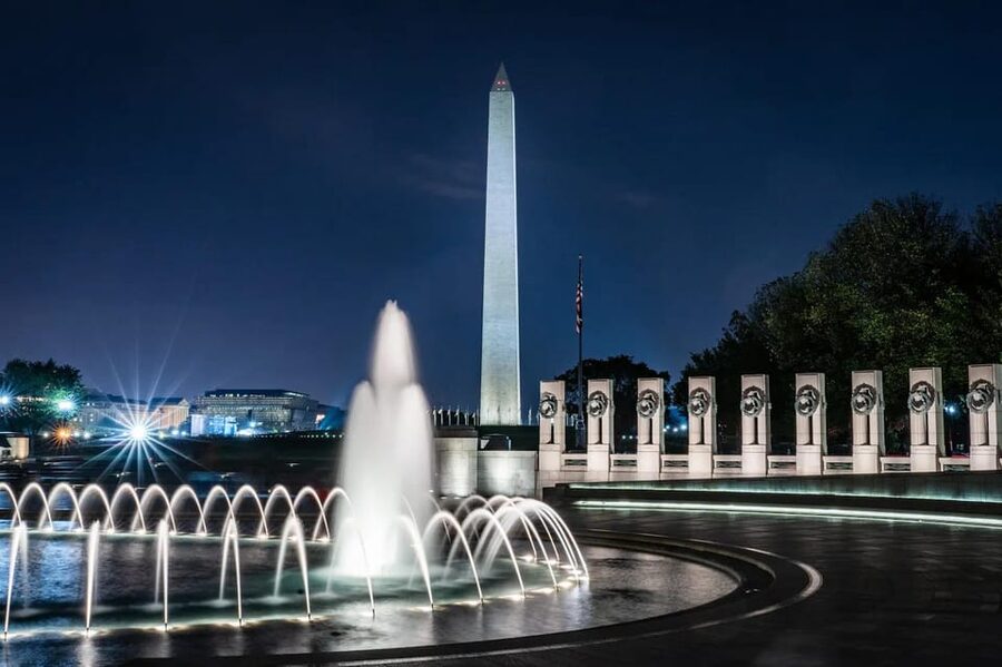 Washington After Dark Night Tour - The Lincoln Memorial under evening lights