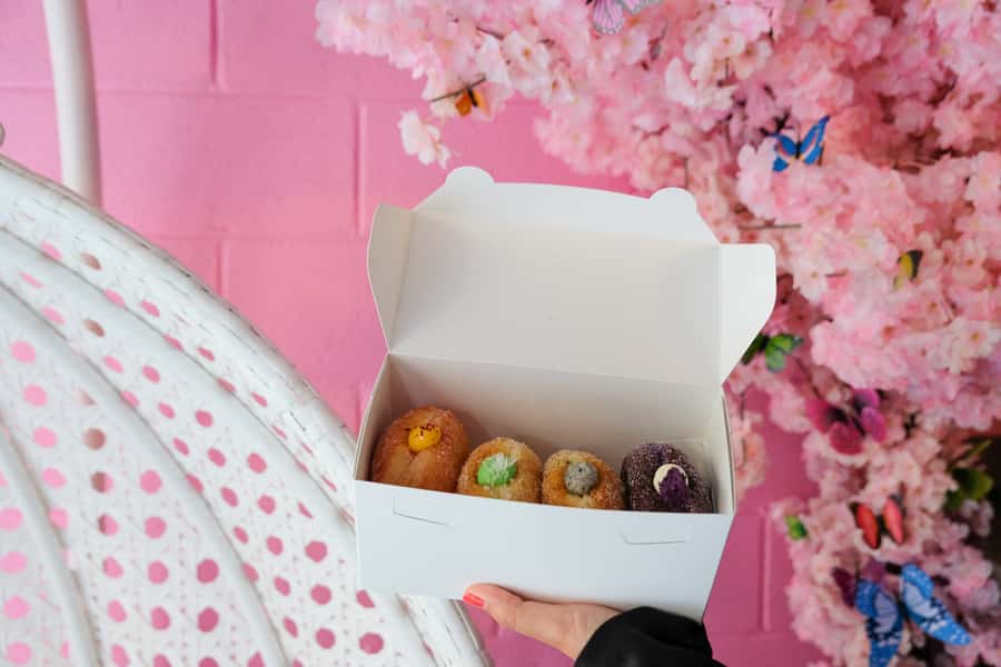 Washington, D.C.: Guided Delicious Donut Tour with Tastings - The guides are a major part of the experience