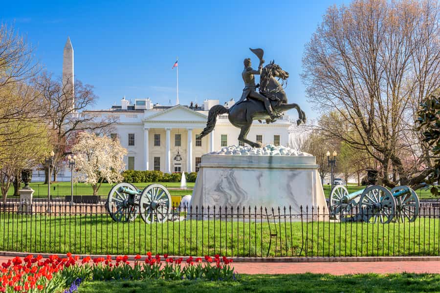 Washington, D.C.: History Tour Pub Crawl - Stop one: George Washington and the distiller’s side of the capital
