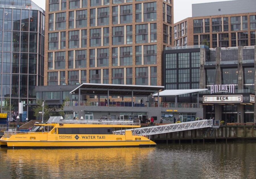 Washington DC: 1 or 2-Day Unlimited Water Taxi Pass - National Harbor, a longer Potomac ride