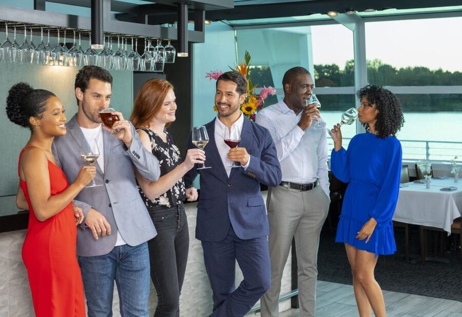 Washington DC: Christmas Eve Gourmet Brunch or Dinner Cruise - What the Odyssey cruise feels like onboard