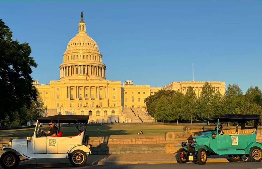 Washington, DC: Day & Night Electric Cart & Vintage Car Tour - Should you book the Washington monument car tour?