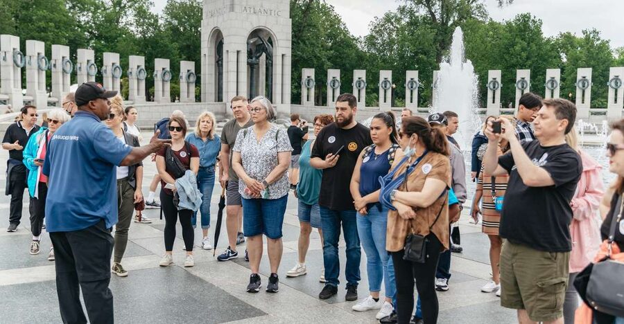 Washington, DC: Full-Day Tour with a Scenic River Cruise - The National Mall memorials