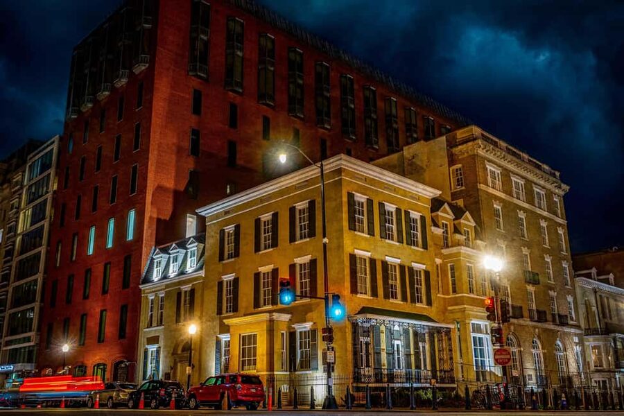 Washington, DC: Ghosts and Spirits Haunted Walking Tour - A ghost walk built around the White House