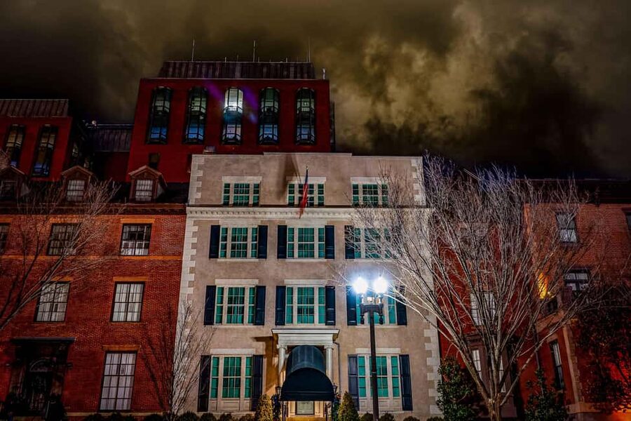 Washington, DC: Ghosts and Spirits Haunted Walking Tour - Meeting behind the Treasury Building