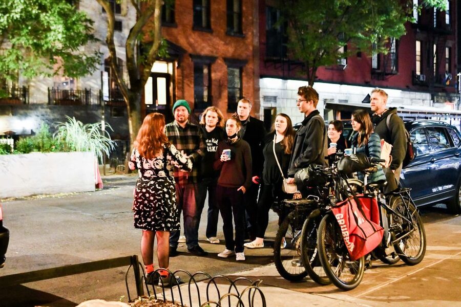 Washington DC: Ghosts Boos and Booze Haunted Pub Crawl - Bootleggers, congressmen, and Prohibition-era secrets