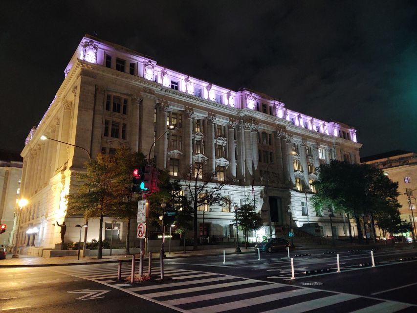 Washington DC: Ghosts Boos and Booze Haunted Pub Crawl - The National Theatre and a darker story