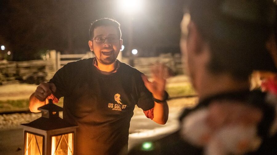 Washington DC: Ghosts Boos and Booze Haunted Pub Crawl - What the guide can add to the night