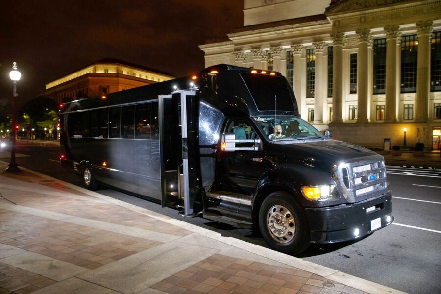Washington, DC: Holiday Lights Nighttime Bus Tour - Key points to know before booking