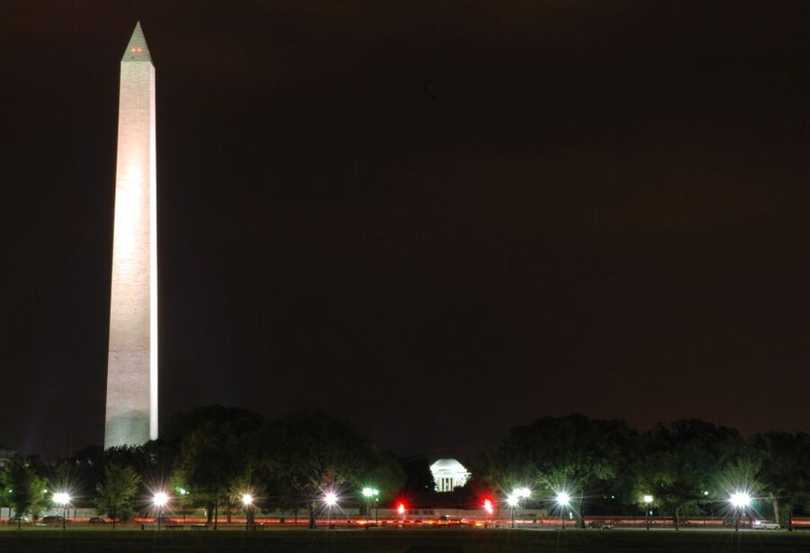 Washington, DC: Holiday Lights Nighttime Bus Tour - Old Town Alexandria and Market Square