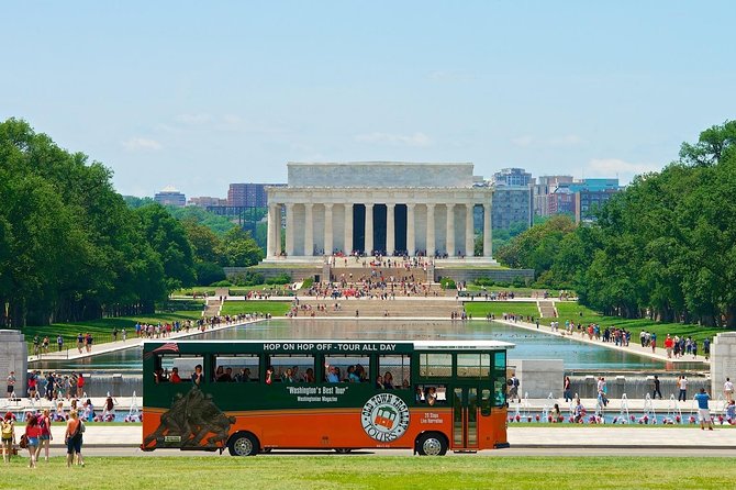 Washington DC Hop-On Hop-off Trolley Tour with 15 Stops - Stops 13 to 15: The White House, National Archives, and the eastern return