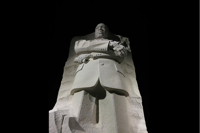 Washington DC Minibus City Night Tour - The 7:30 p.m. meeting at the Hyatt Regency