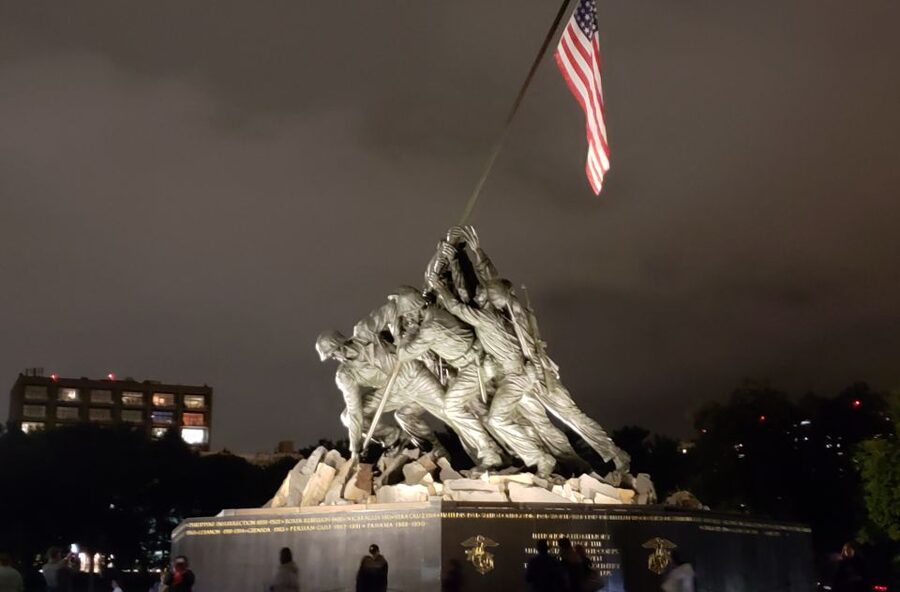 Washington DC: Monuments by Moonlight Nighttime Trolley Tour - Second walking stop: FDR and Martin Luther King Jr. memorials