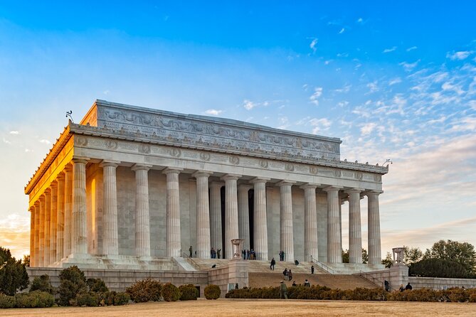 Washington DC Monuments Self-Guided Walking Audio Tour - The National Mall, Washington Monument, and public art