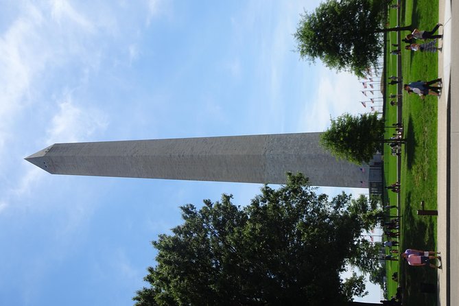 Washington DC Monuments self-guided walking tour & scavenger hunt - The Jefferson Memorial and the National World War II Memorial