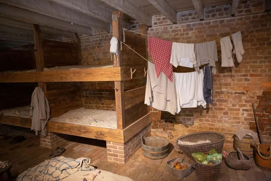 Washington DC: Mt. Vernon Day Trip with River Cruise - Gardens, the haha wall, and Washington’s tomb