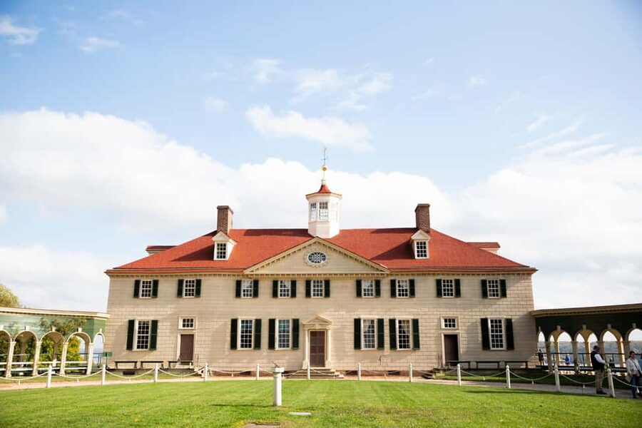 Washington DC: Mt. Vernon Day Trip with River Cruise - Lunch on the return boat