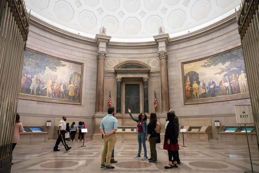 Washington DC: National Archives and US Capitol Guided Tour - Beginning at the National Archives on Constitution Avenue