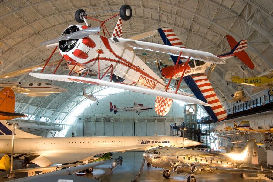 Washington, DC: Natural History & Air and Space Museum Tour - Crossing the National Mall for an aviation reset