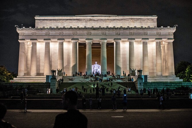 Washington DC Night-Time City Bus Tour with Optional Mount Vernon - The White House from both sides