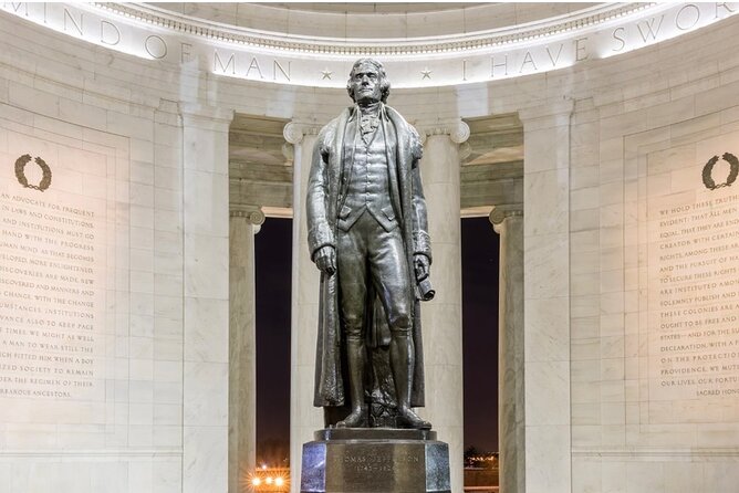 Washington DC Night-Time City Tour - Martin Luther King Jr. Memorial and the Lincoln Memorial