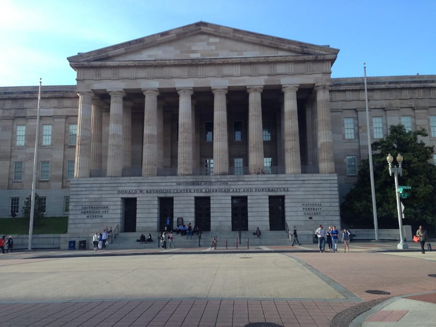 Washington DC: Nighttime Express Sightseeing Tour - The Lincoln Memorial and the National Mall view