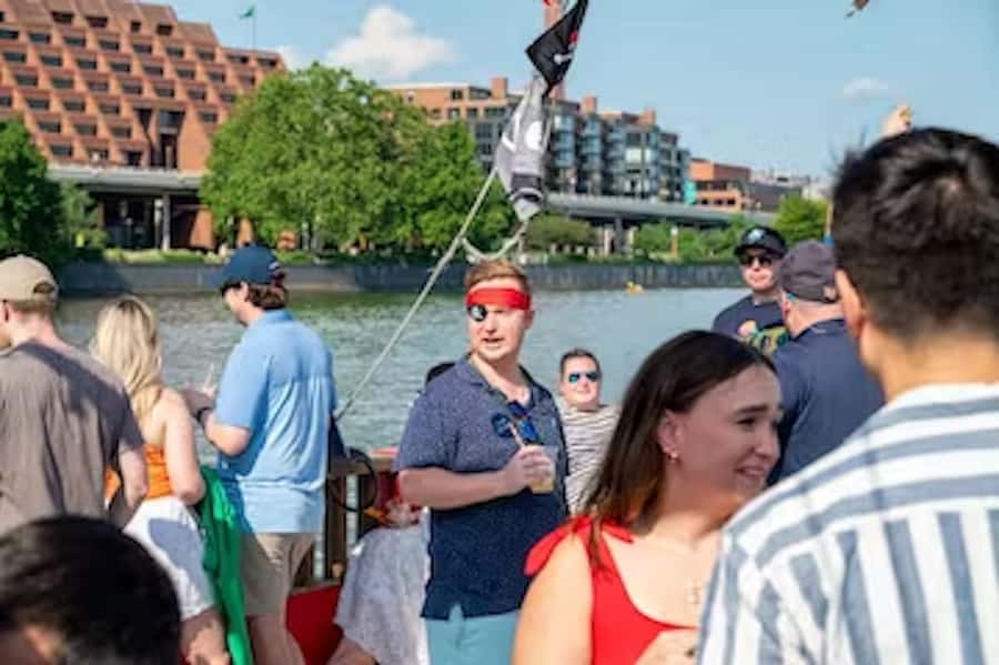 Washington DC: Pirate Ship Cruise with Open Bar - Who will enjoy this most