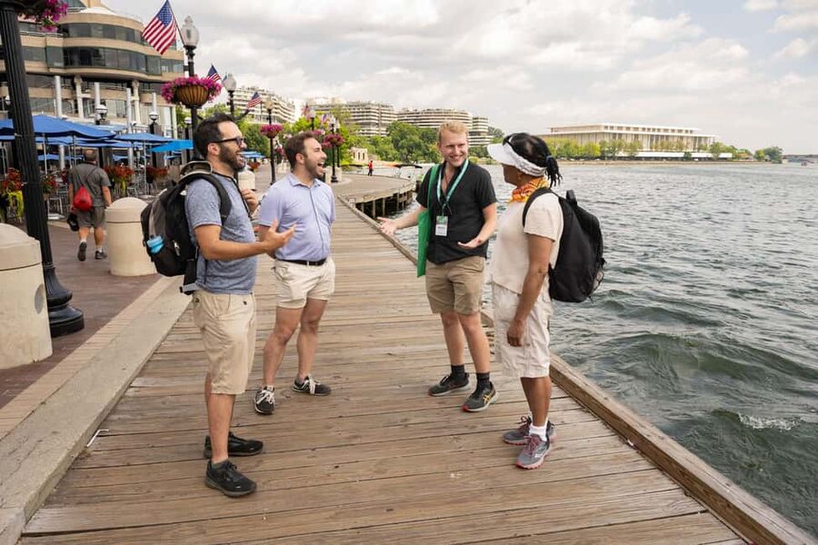 Washington DC: Potomac Cruise and Georgetown Walking Tour - Old Stone House and Georgetown’s older streets