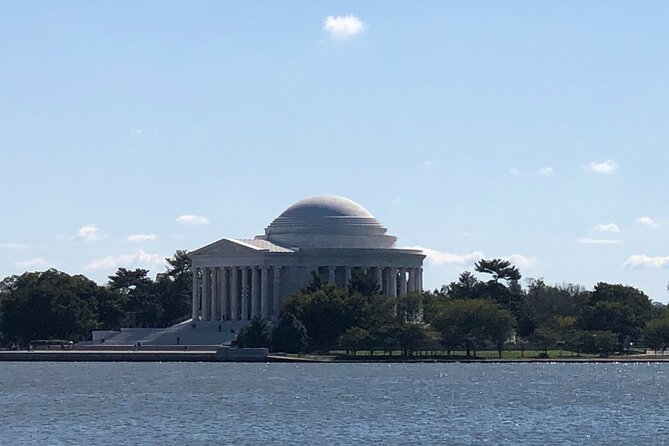 Washington DC Private Guided Bus Day Tour with Step Off Guide - Lincoln Memorial: begin with America’s most powerful room