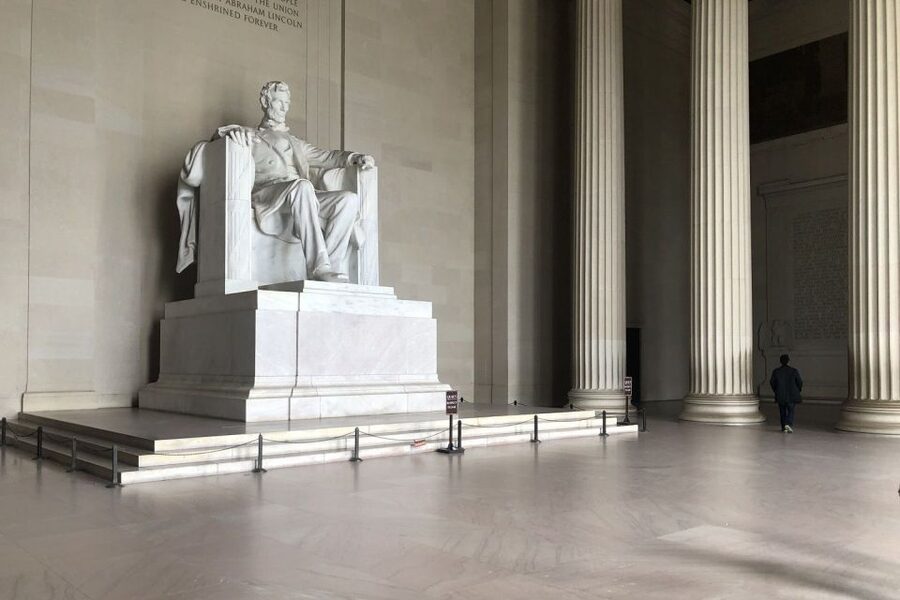 Washington, DC: Private National Mall Walking Tour - The World War II Memorial and the cost of remembrance